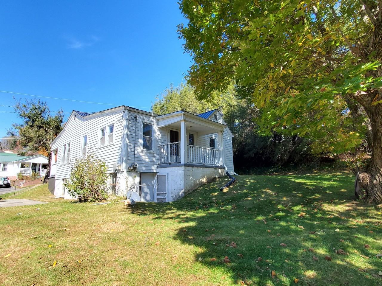 10 E 6th St - Photo 3 of 16