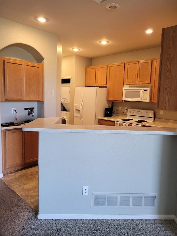 2772 Thrush Grv #1 - Photo 3 of 18