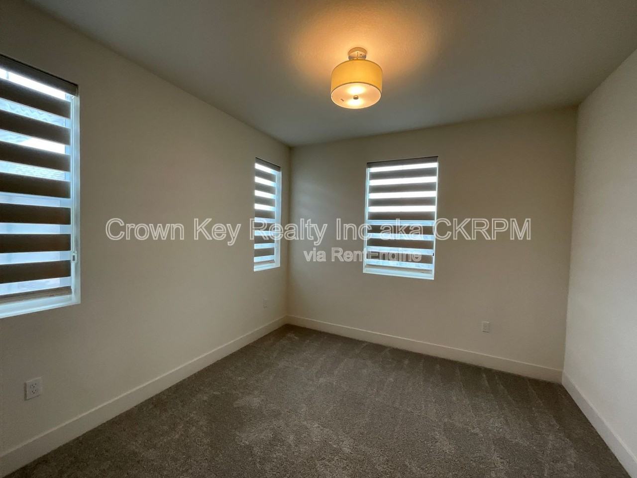7236 Diamond Ave - Photo 7 of 20
