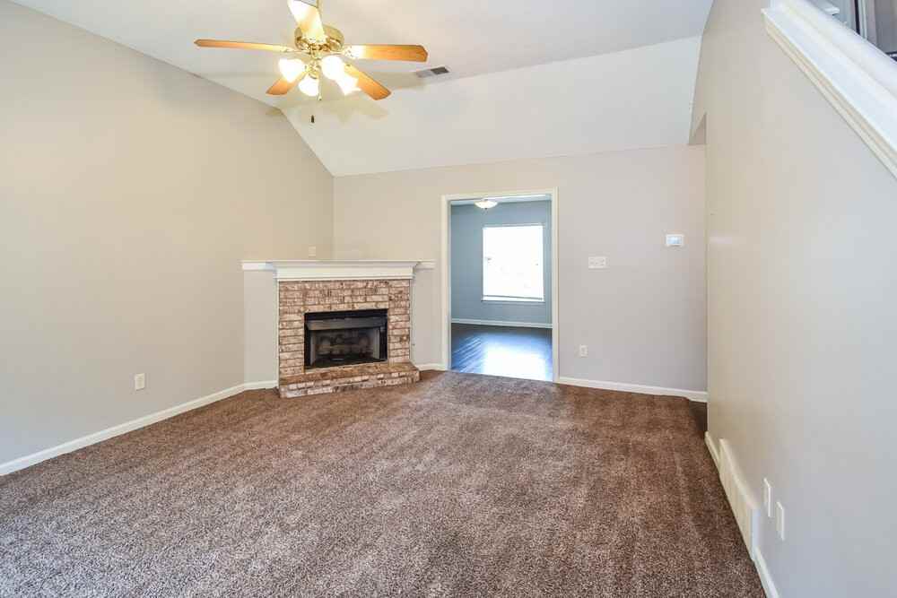 9760 Riggin Dr - Photo 4 of 17