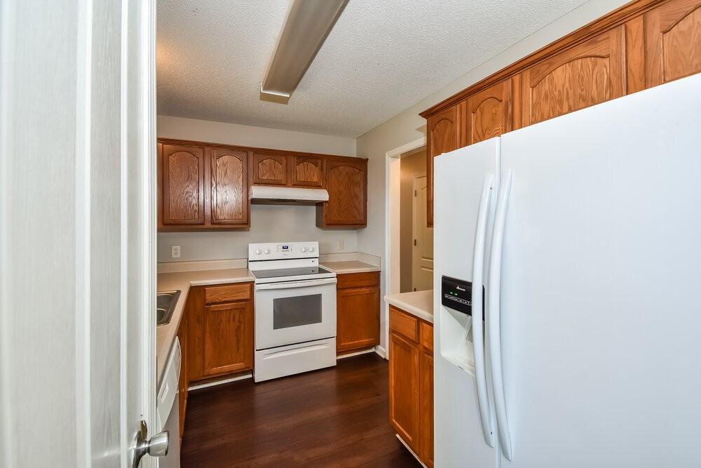 9760 Riggin Dr - Photo 5 of 17