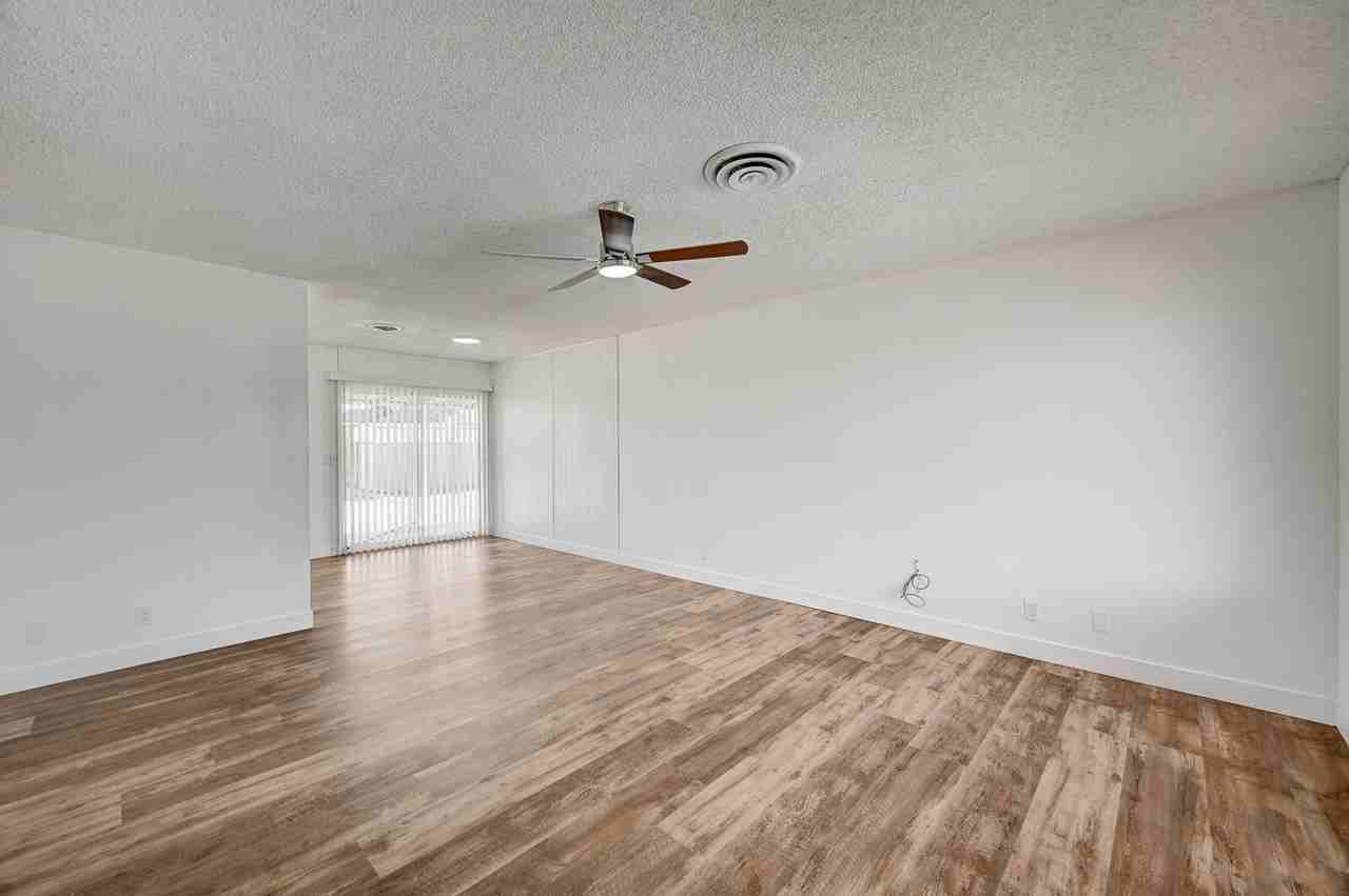 4047 Maple Hill Rd - Photo 4 of 28