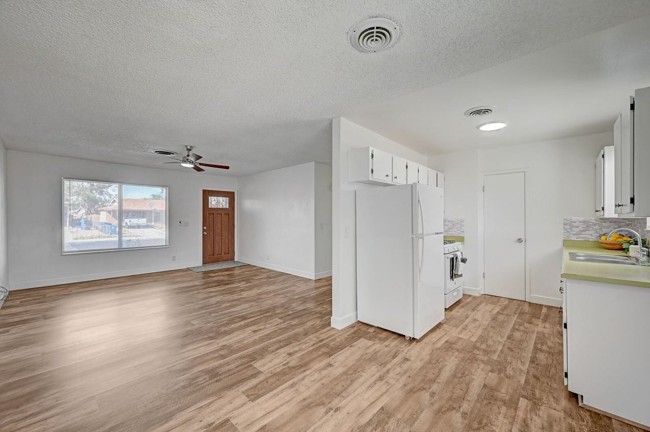 4047 Maple Hill Rd - Photo 5 of 28