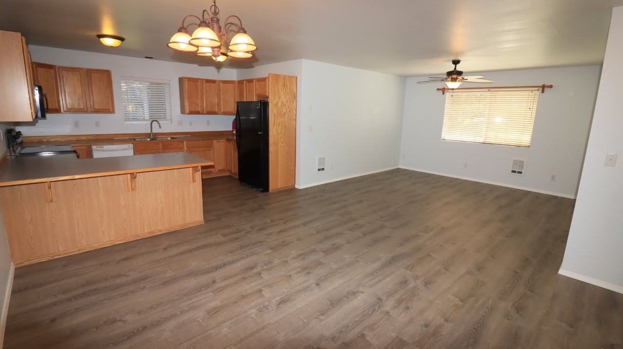 2010 Ne Full Moon Dr - Photo 3 of 19