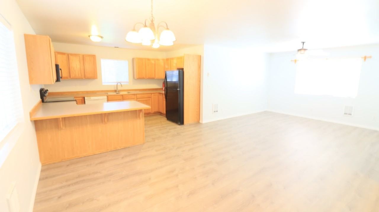 2010 Ne Full Moon Dr - Photo 4 of 19