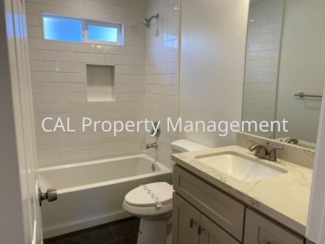 305 Short Aly - Photo 2 of 12