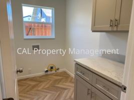 featured image of 305 Short Aly