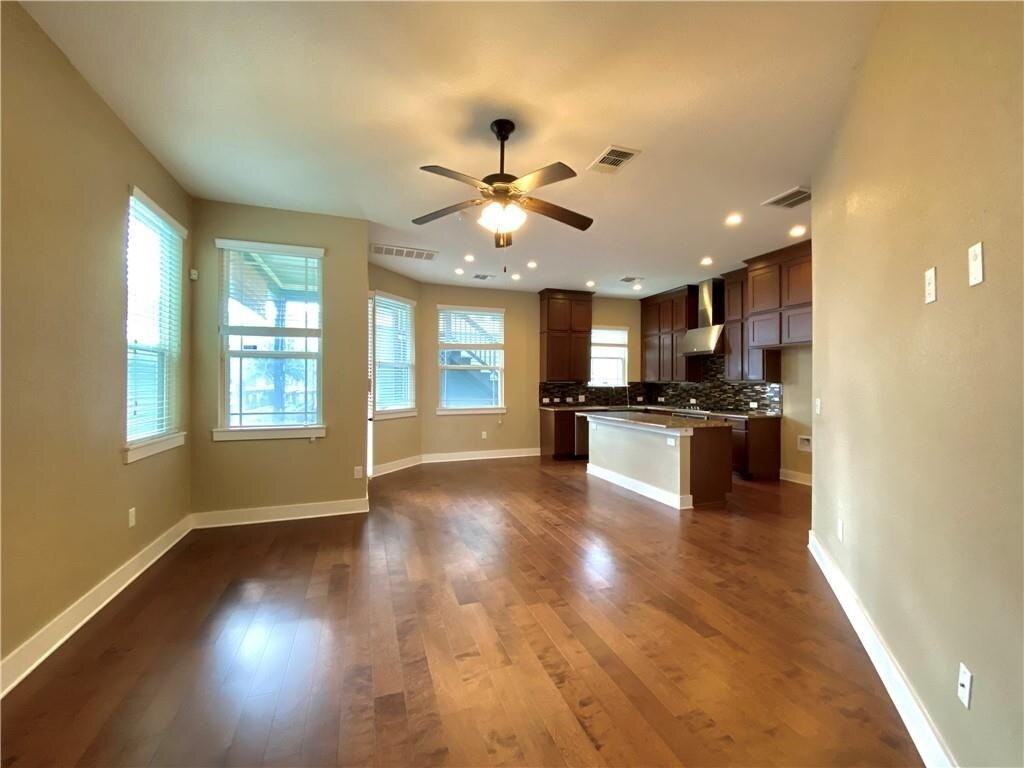 911 Morrow St - Photo 3 of 17