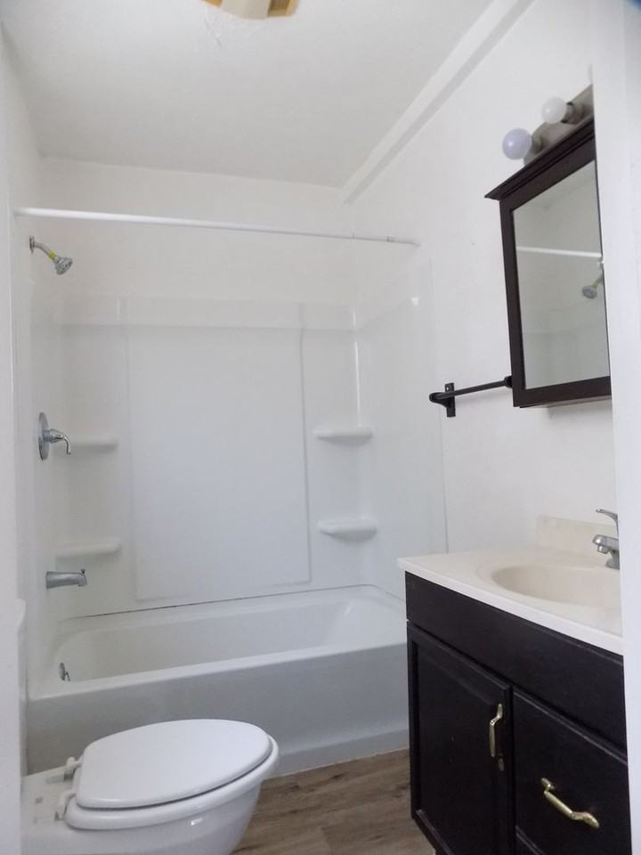 669 W Osceola St #B - Photo 7 of 8