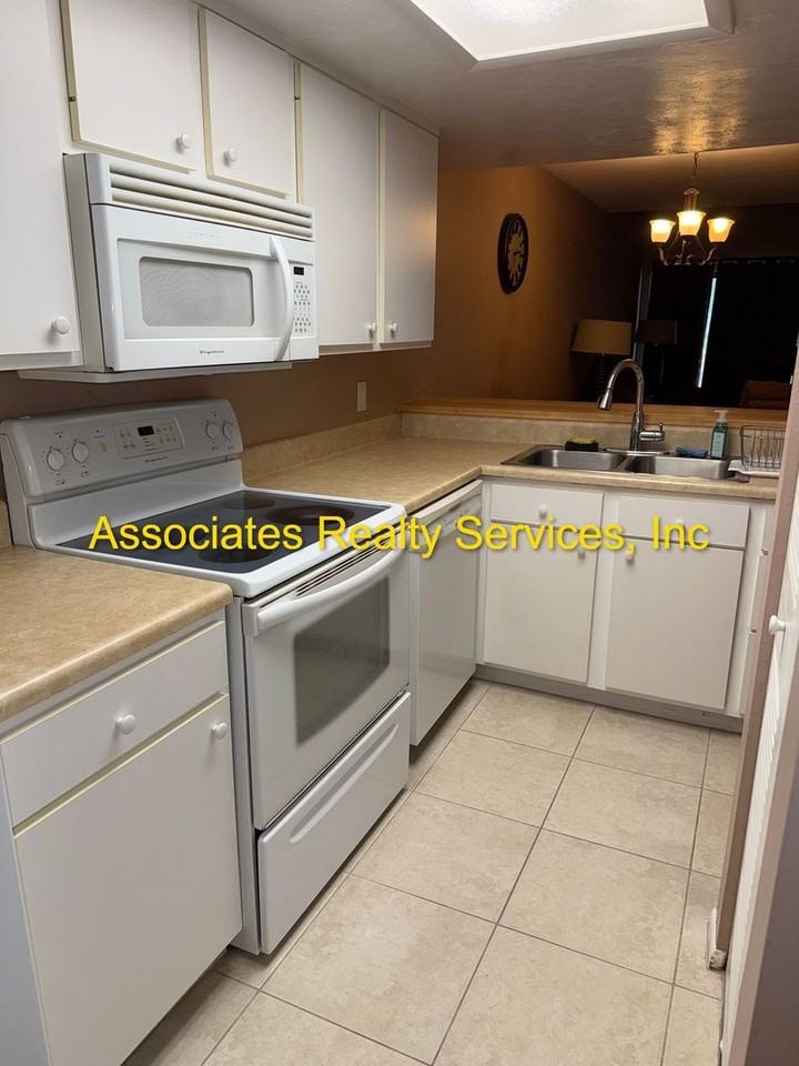 1630 Sw 16th St - Photo 5 of 15