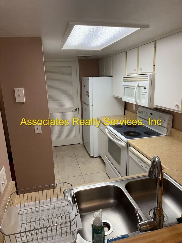 1630 Sw 16th St - Photo 6 of 15