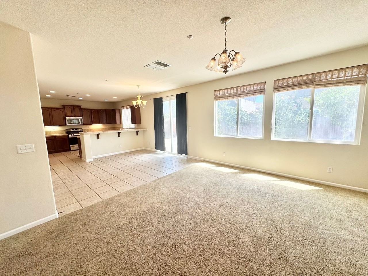 1776 Farnham Ave - Photo 6 of 42