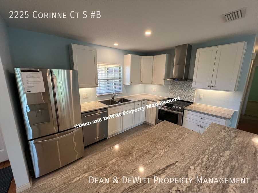 2225 Corinne Ct S - Photo 3 of 24