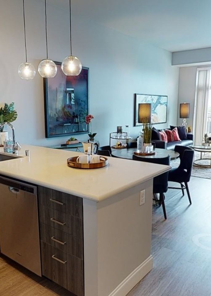 Lake & Irving Ave S #232 - Photo 4 of 9