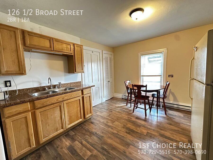 126 1/2 N Broad St - Photo 2 of 9