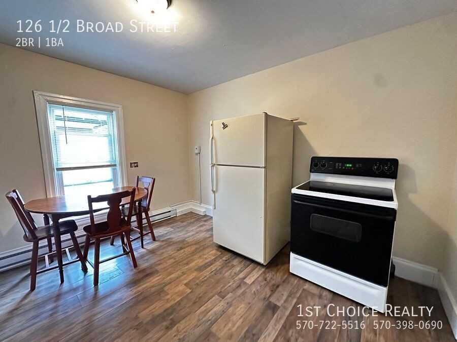 126 1/2 N Broad St - Photo 3 of 9