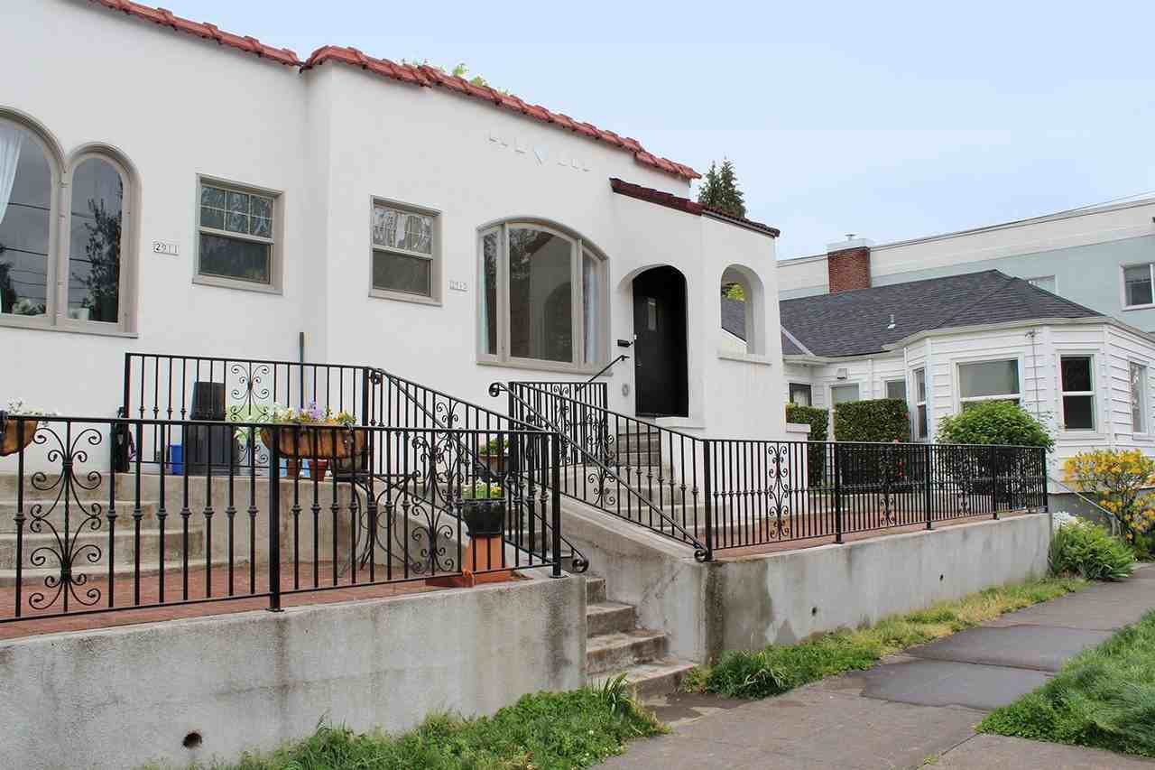 2915 Se Alder St - Photo 2 of 24