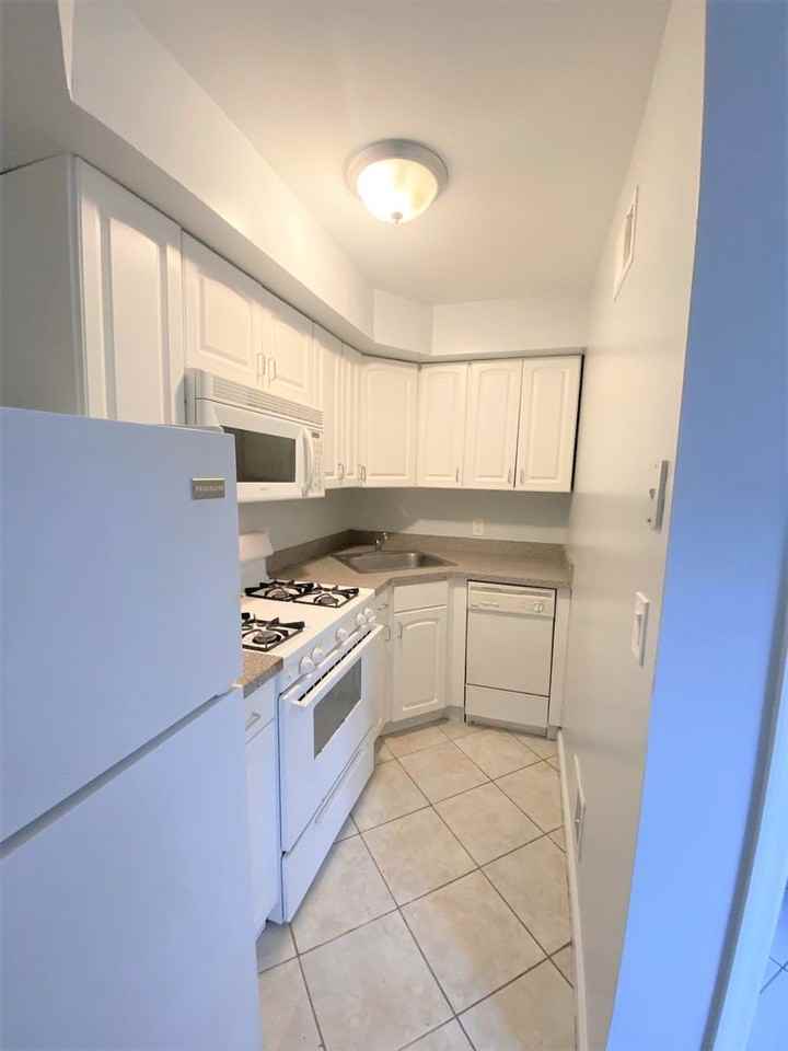 812 - OM-812 New York Avenue LLC - Photo 5 of 24