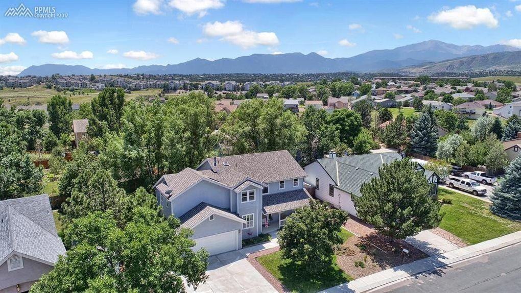 235 Tamarron Dr - Photo 3 of 20