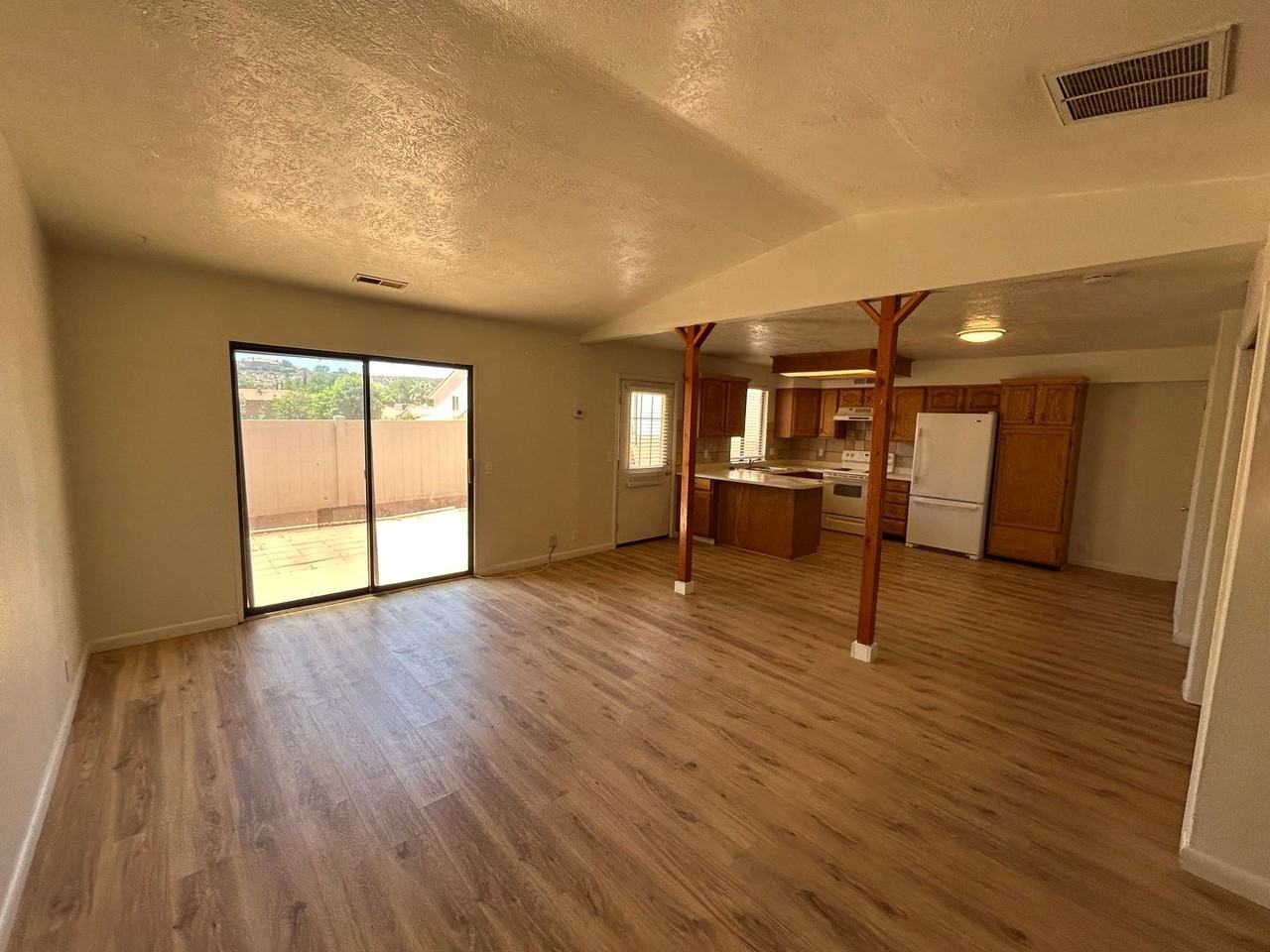695 N 500 W - Photo 2 of 26