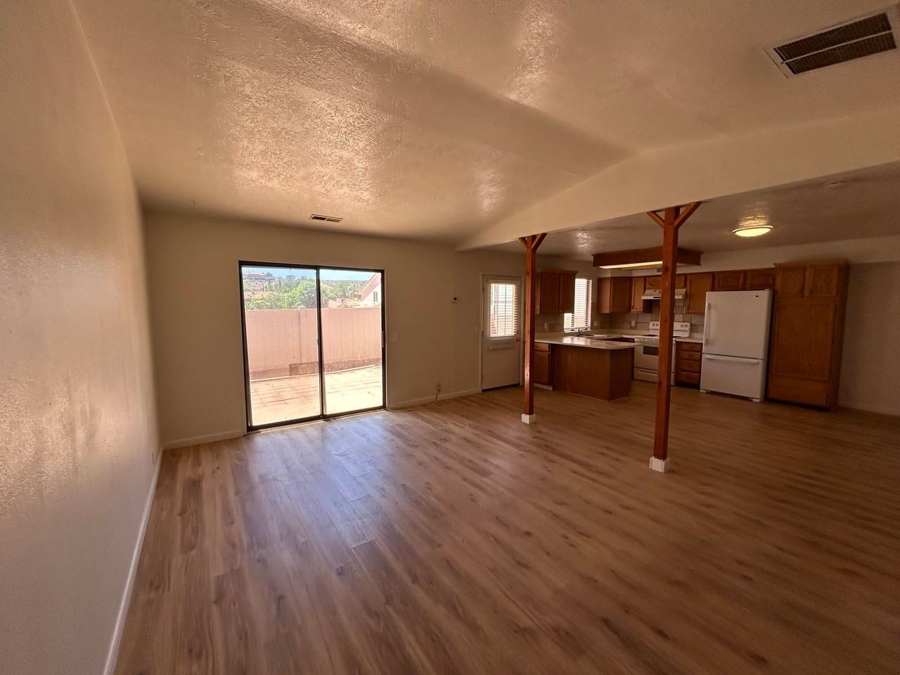 695 N 500 W - Photo 6 of 26