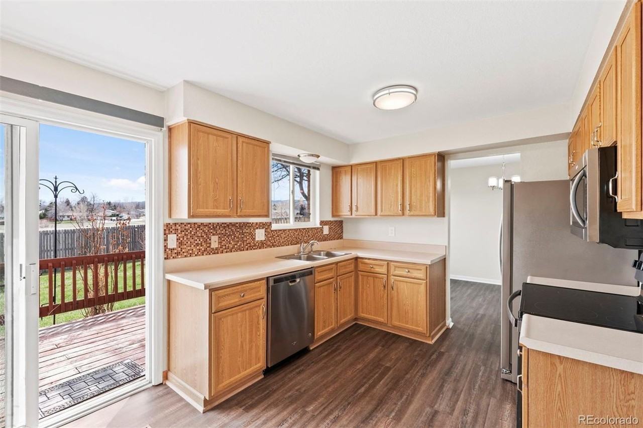 8622 W Arbor Ave - Photo 2 of 18