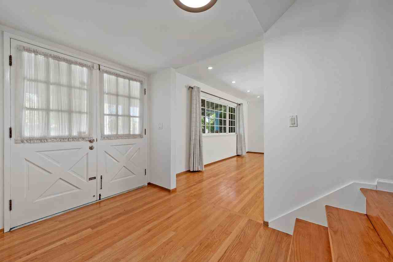 1288 Oak Knoll Dr - Photo 3 of 27