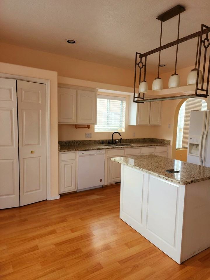 7204 Cardiff Ave Ne - Photo 2 of 21