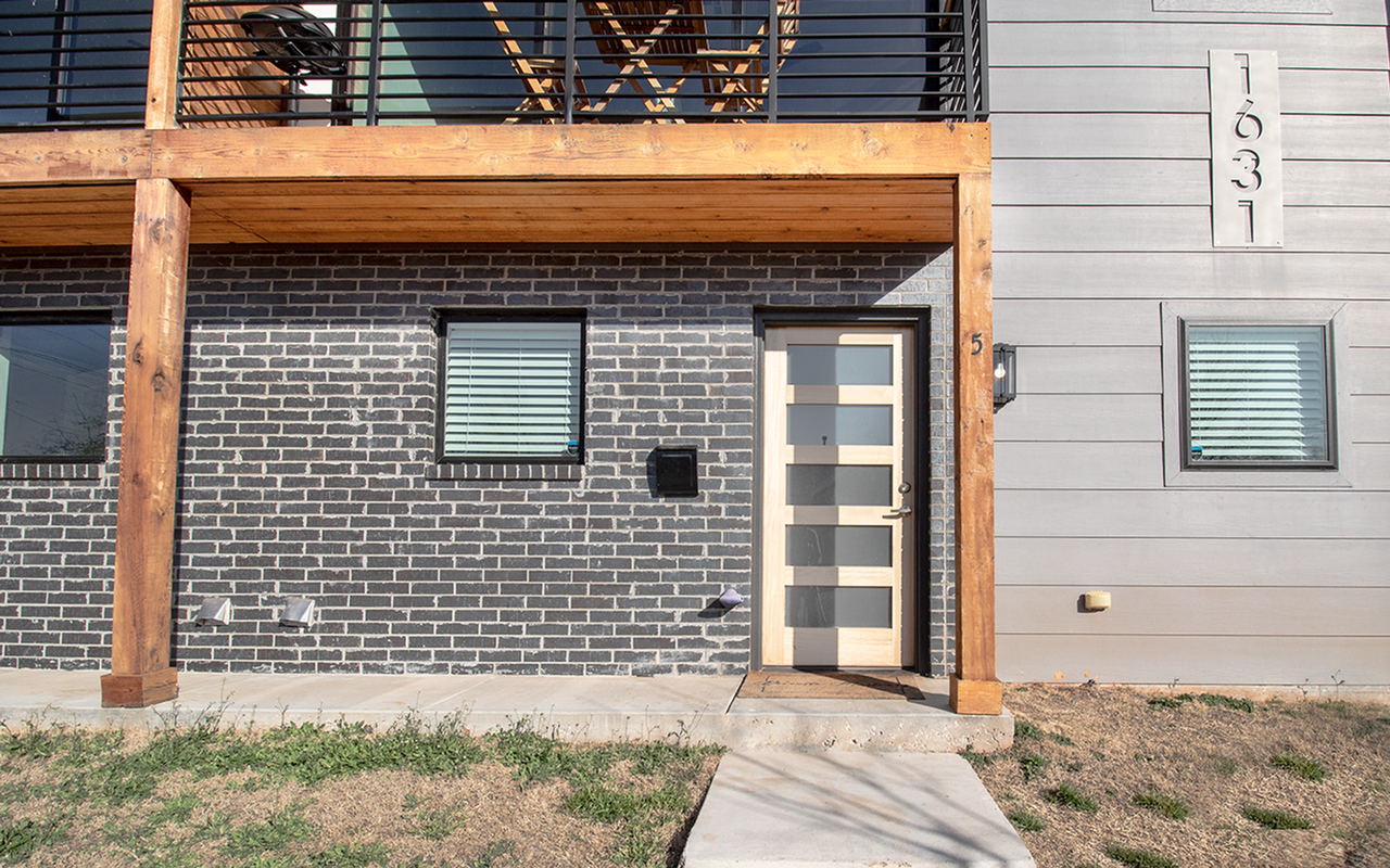 1631 Nw 21st St #5 - Photo 4 of 24