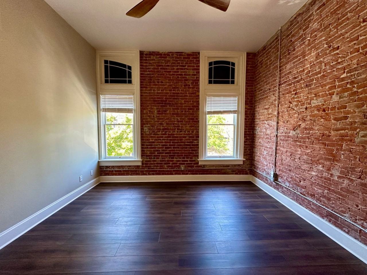 116 E 4th Ave - Photo 4 of 11