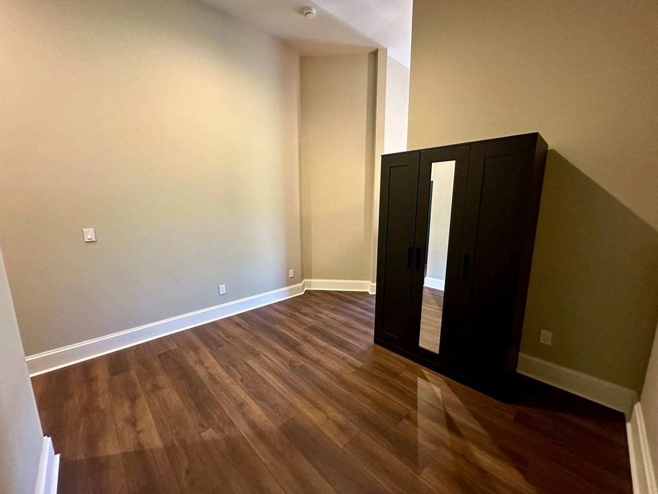 116 E 4th Ave - Photo 5 of 11