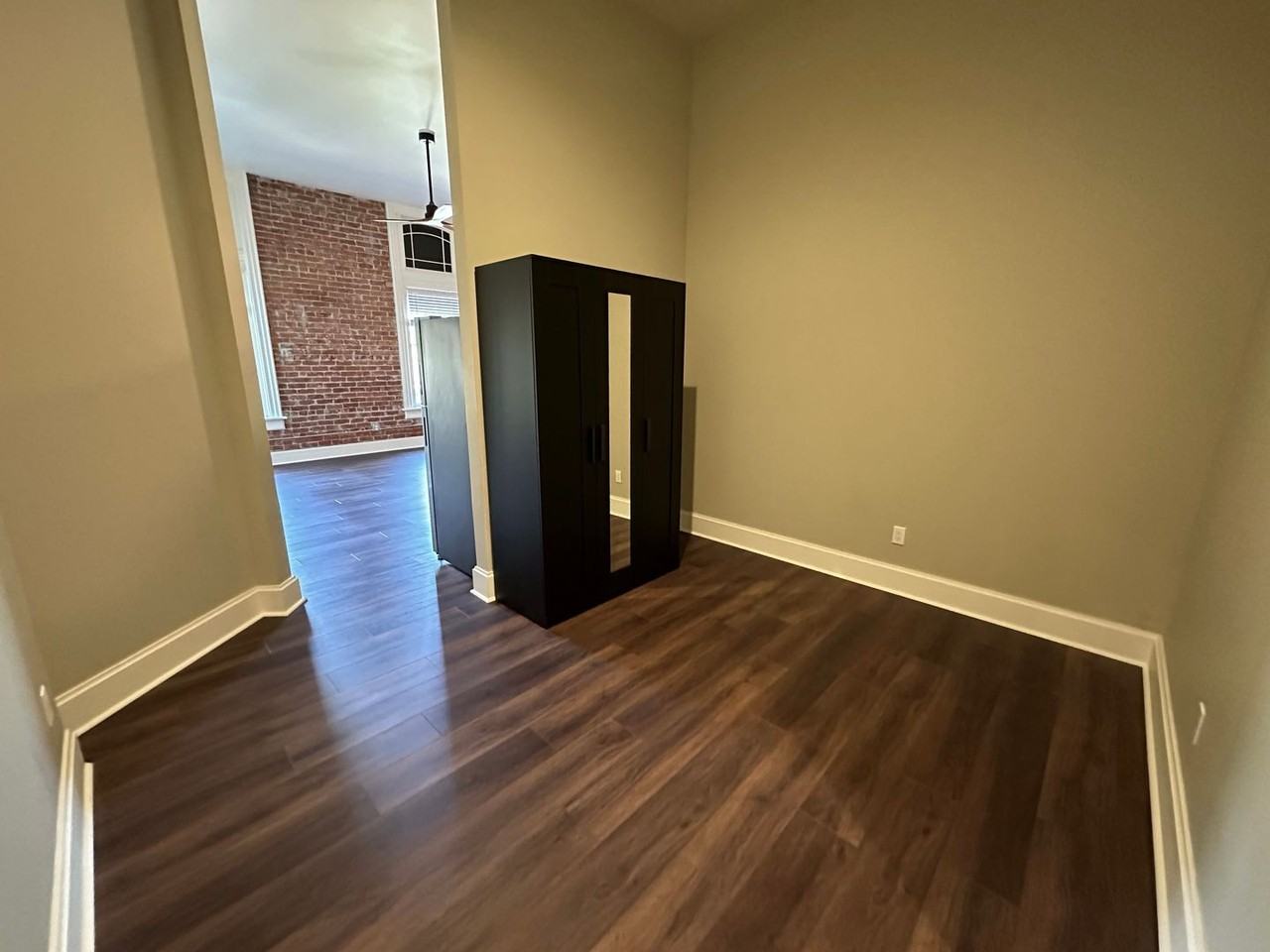 116 E 4th Ave - Photo 6 of 11