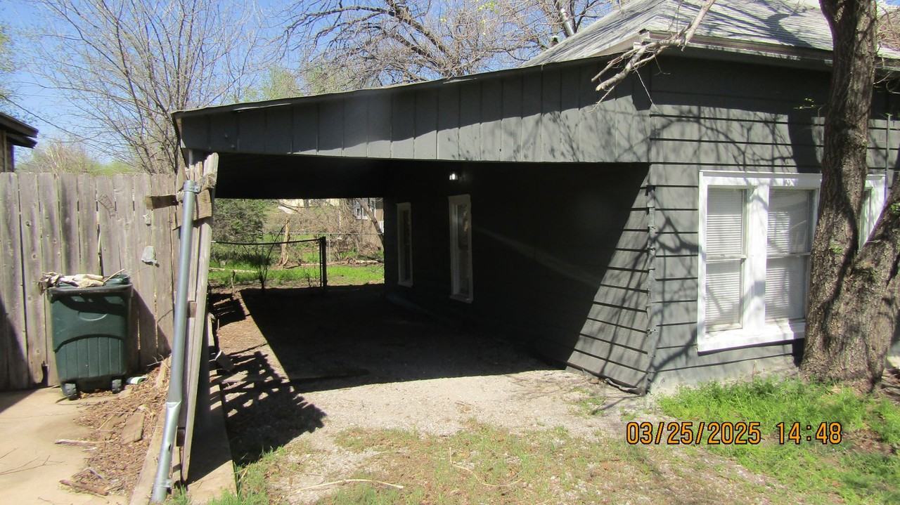 1407 Northwest Euclid Avenue - Photo 3 of 25