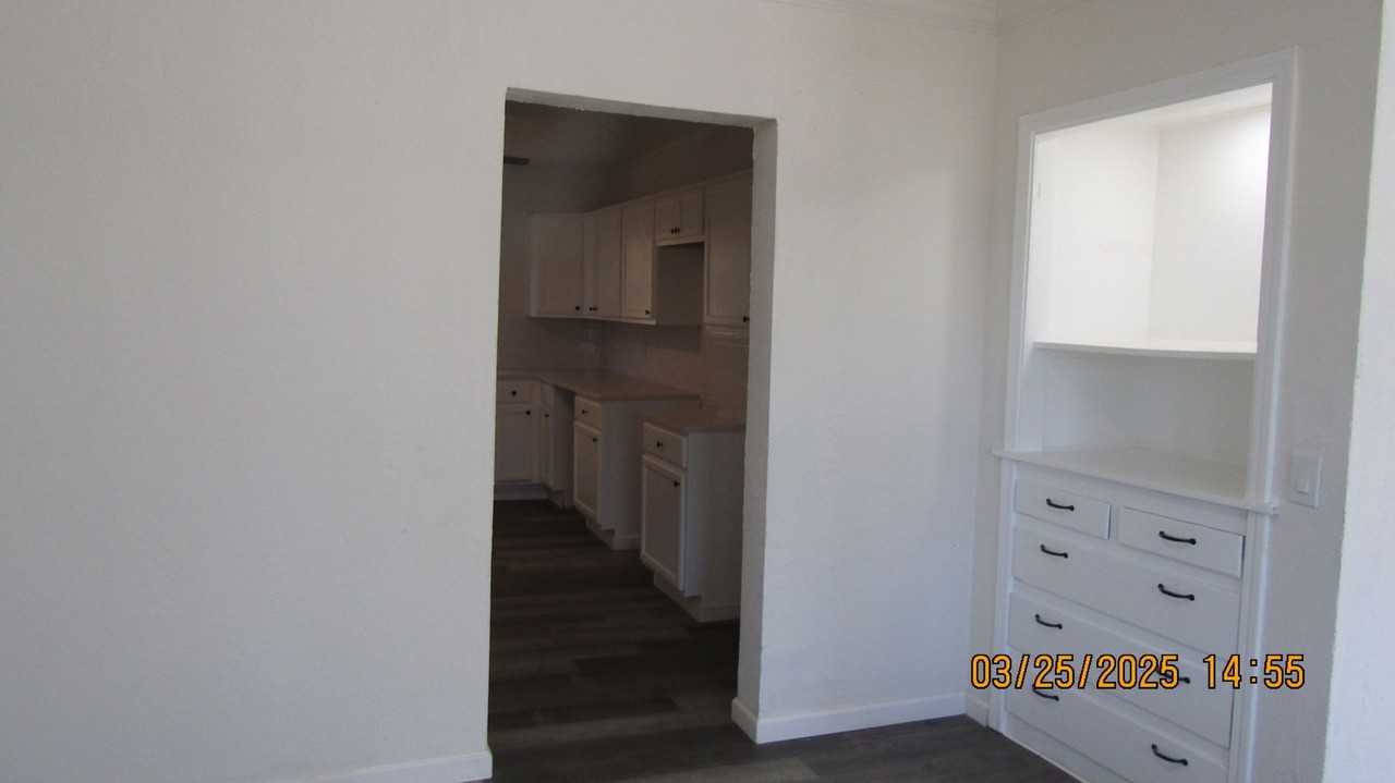 1407 Northwest Euclid Avenue - Photo 6 of 25