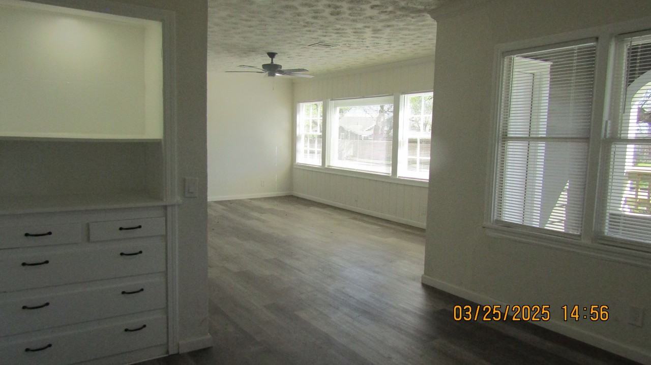 1407 Northwest Euclid Avenue - Photo 7 of 25