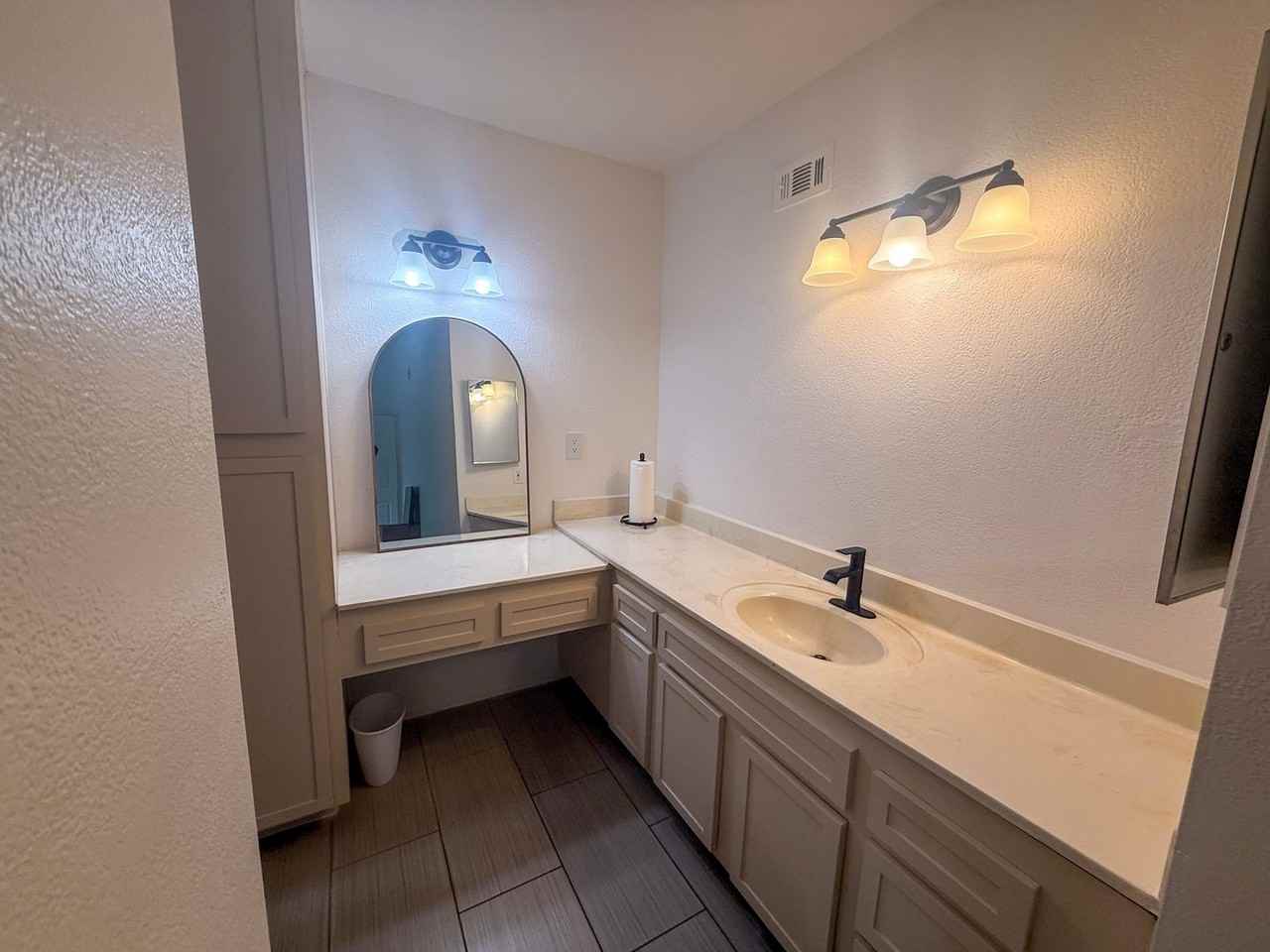 95 Tennessee St #F - Photo 3 of 13