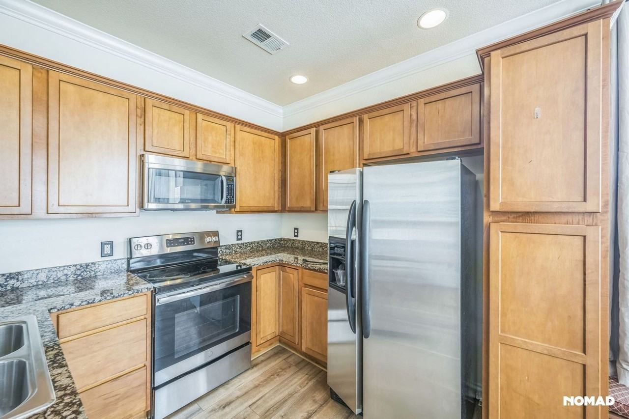 3462 Molly Cir - Photo 2 of 33