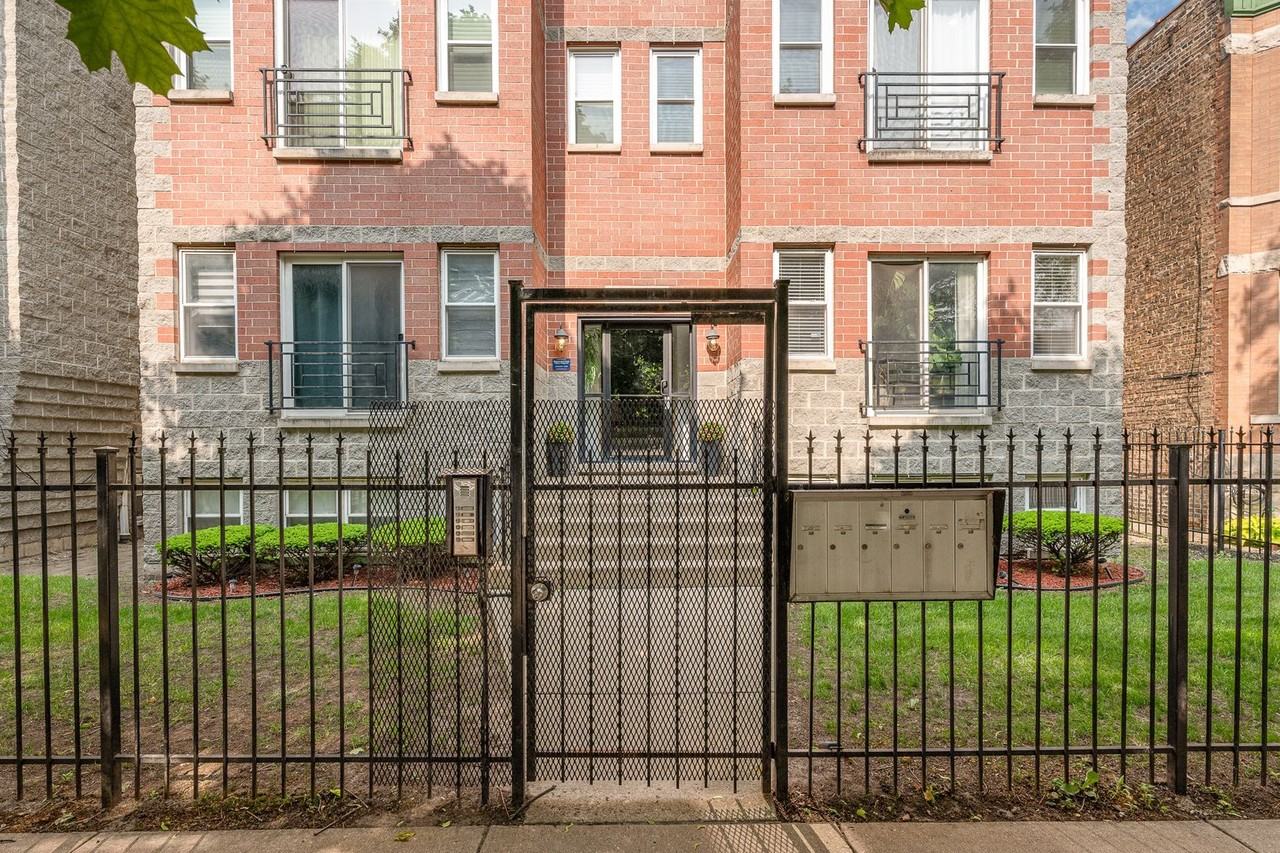 4850 S Champlain Ave - Photo 2 of 15