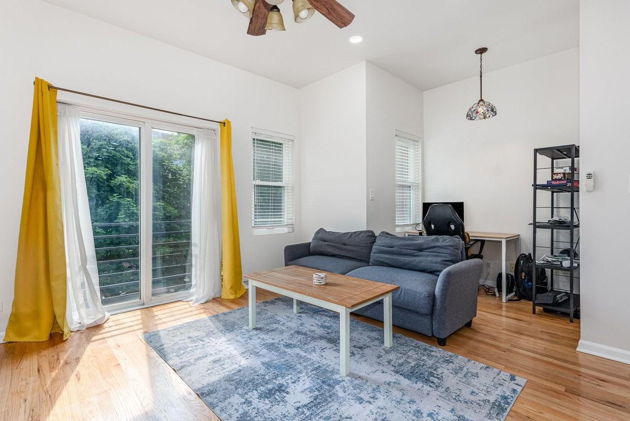 4850 S Champlain Ave - Photo 4 of 15
