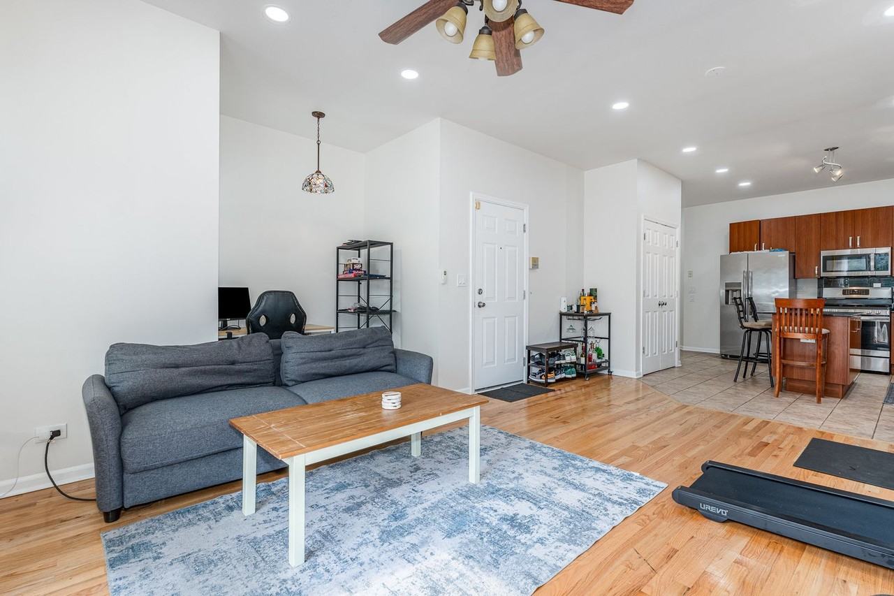 4850 S Champlain Ave - Photo 5 of 15