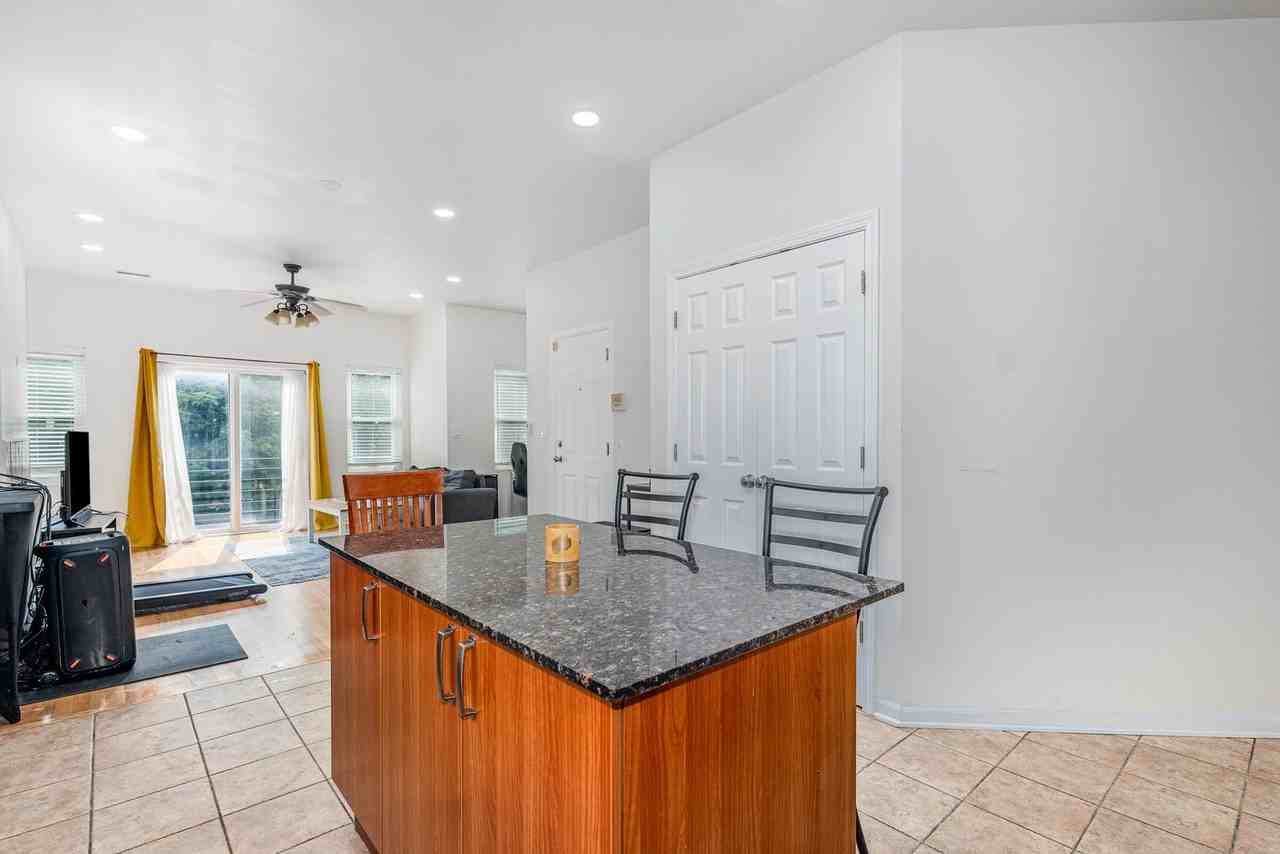 4850 S Champlain Ave - Photo 7 of 15