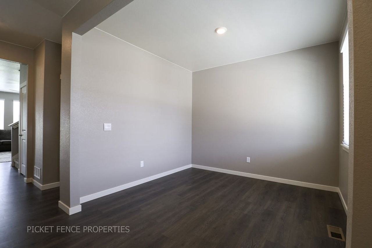 6113 1st St - Photo 4 of 49