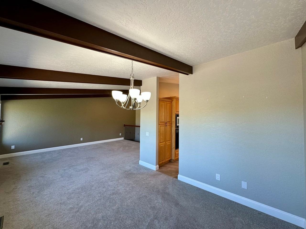 2710 Lakeridge Ln - Photo 6 of 23