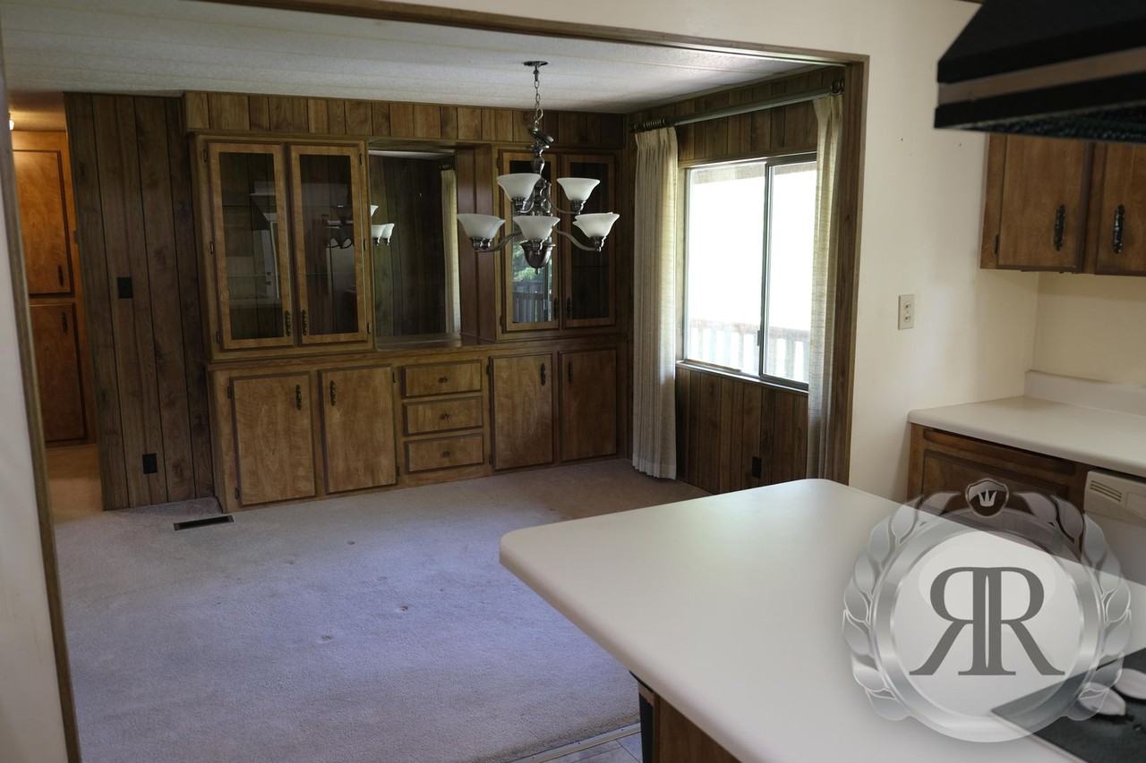11605 Stump Rd - Photo 6 of 25