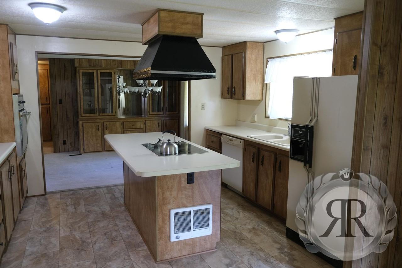11605 Stump Rd - Photo 7 of 25