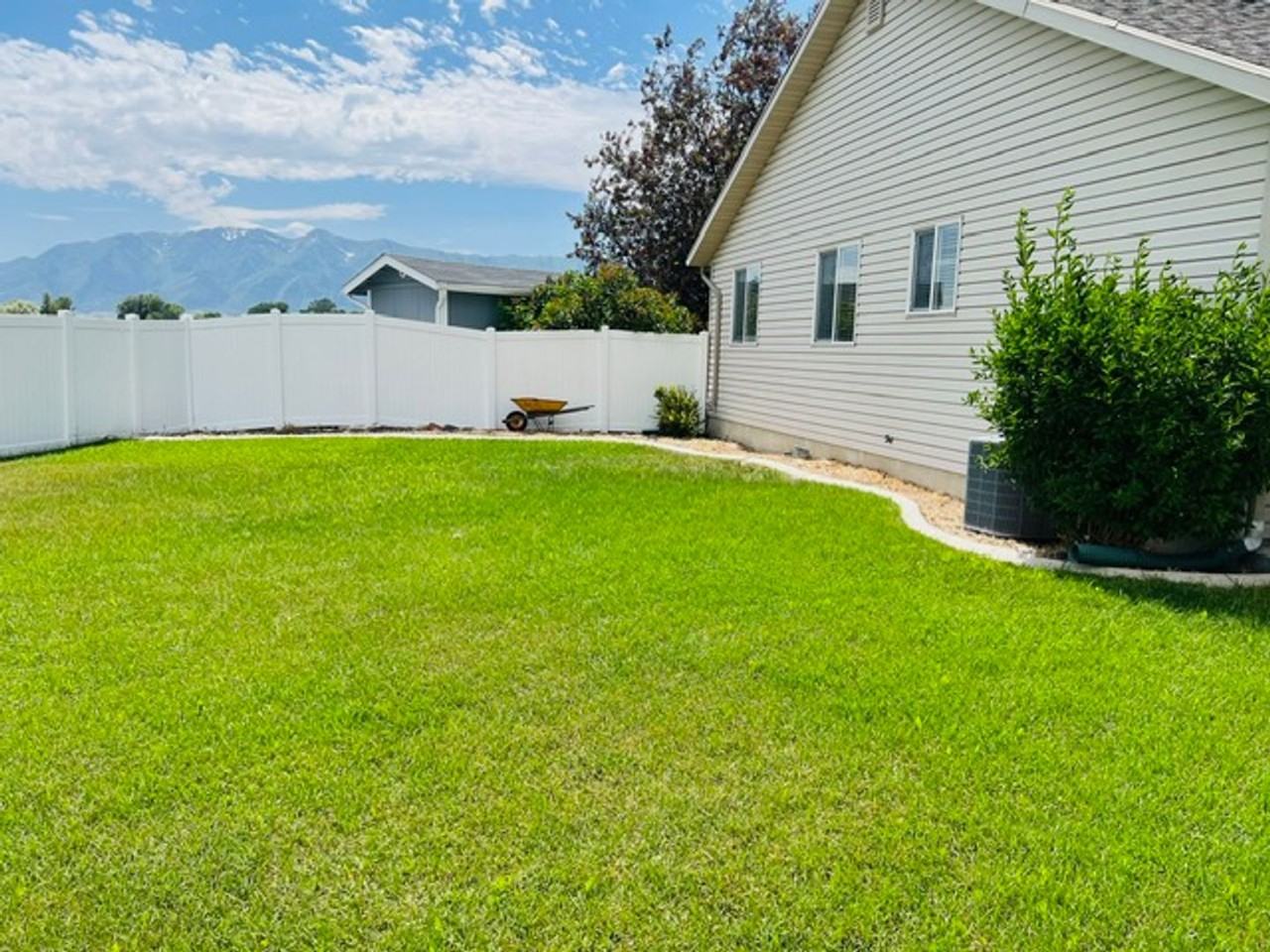 706 S 1690 W - Photo 5 of 24