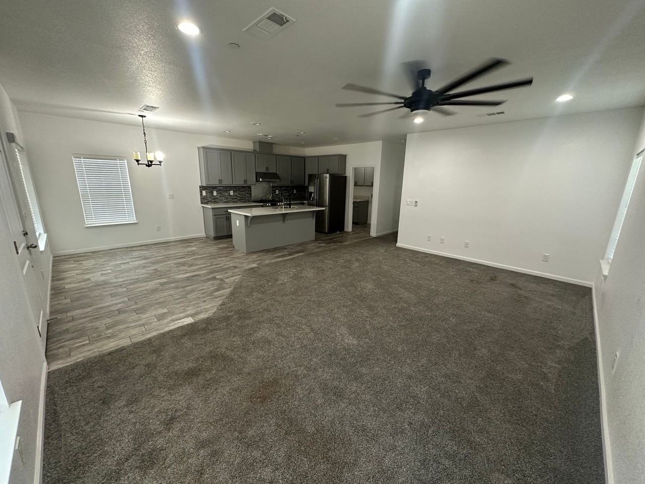 909 E Olive Ave - Photo 3 of 37