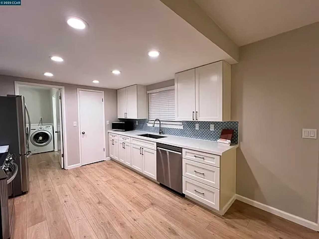 14625 Bridgeport Cir - Photo 2 of 17