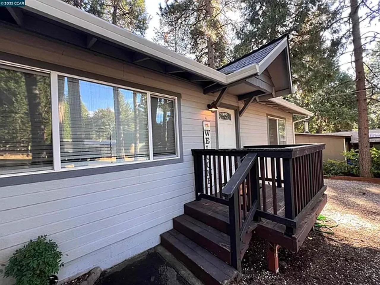 14625 Bridgeport Cir - Photo 3 of 17