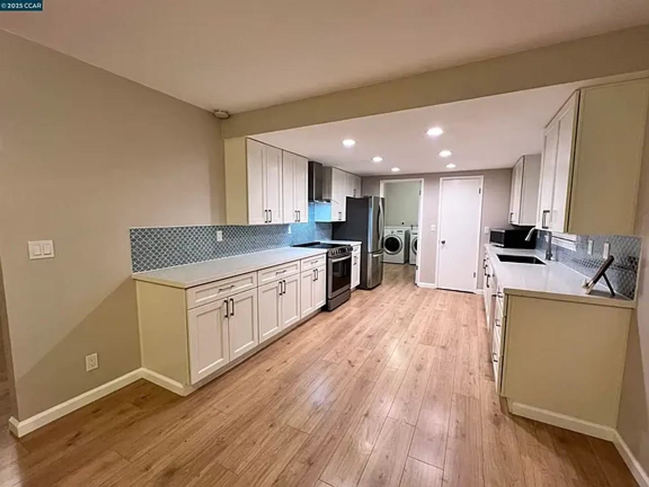 14625 Bridgeport Cir - Photo 5 of 17